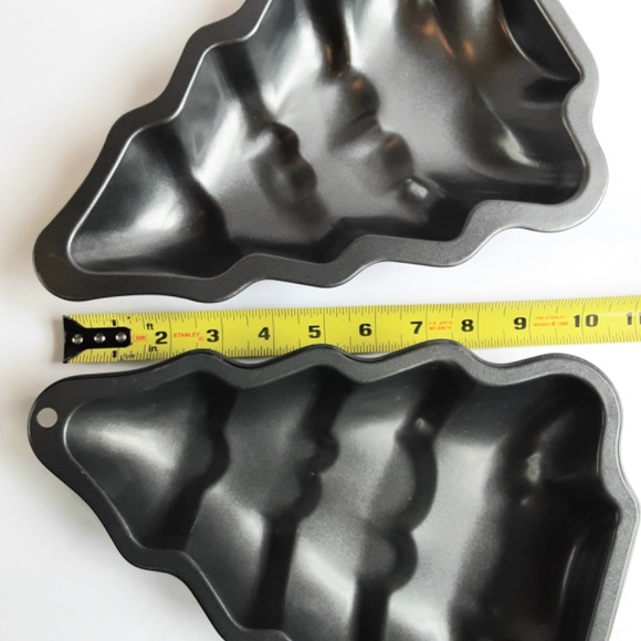 Lot of 2 Wilton Christmas Tree Non-Stick Baking Pans 10 x 7 - Picture 6 of 7